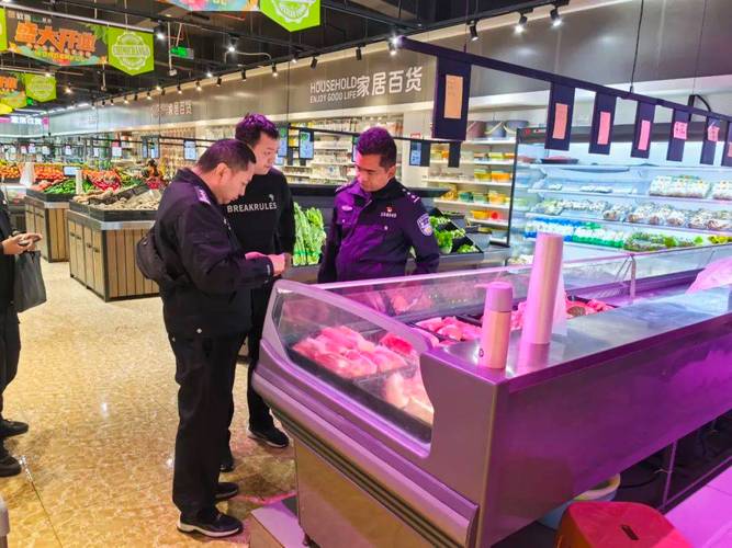 民警深入农贸市场超市卤肉店 严把生鲜肉制品检验关